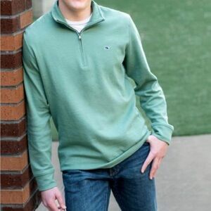 Vineyard vines quarter zip XL 18